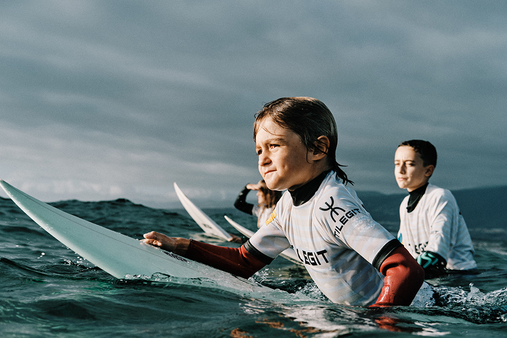 Actividades de surf para niños en Playa de las Américas - TILEGIT SURF SCHOOL